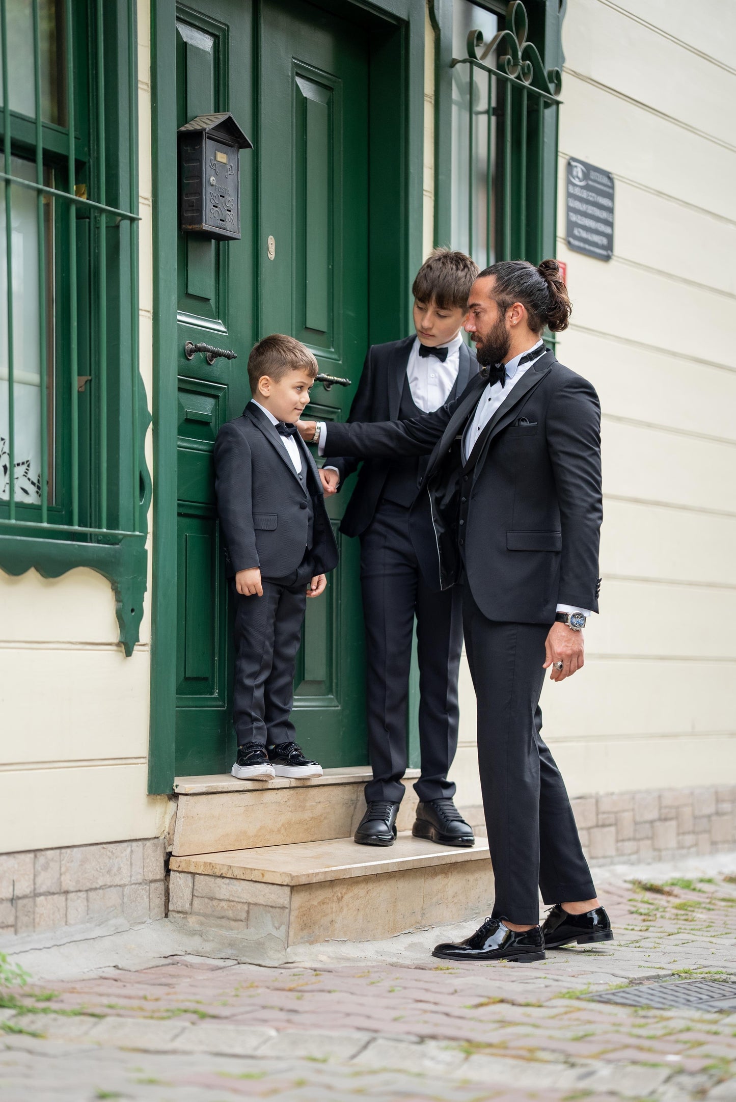 Black Pattern Slim Fit Tuxedo Suit