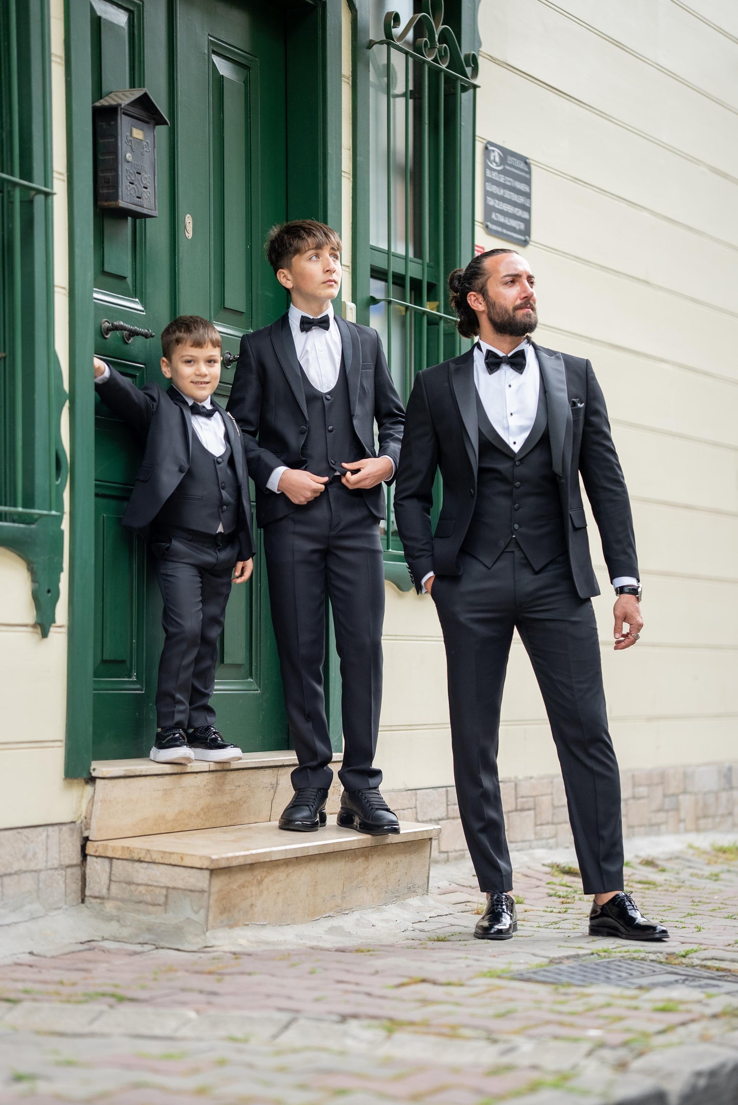 Black Pattern Slim Fit Tuxedo Suit
