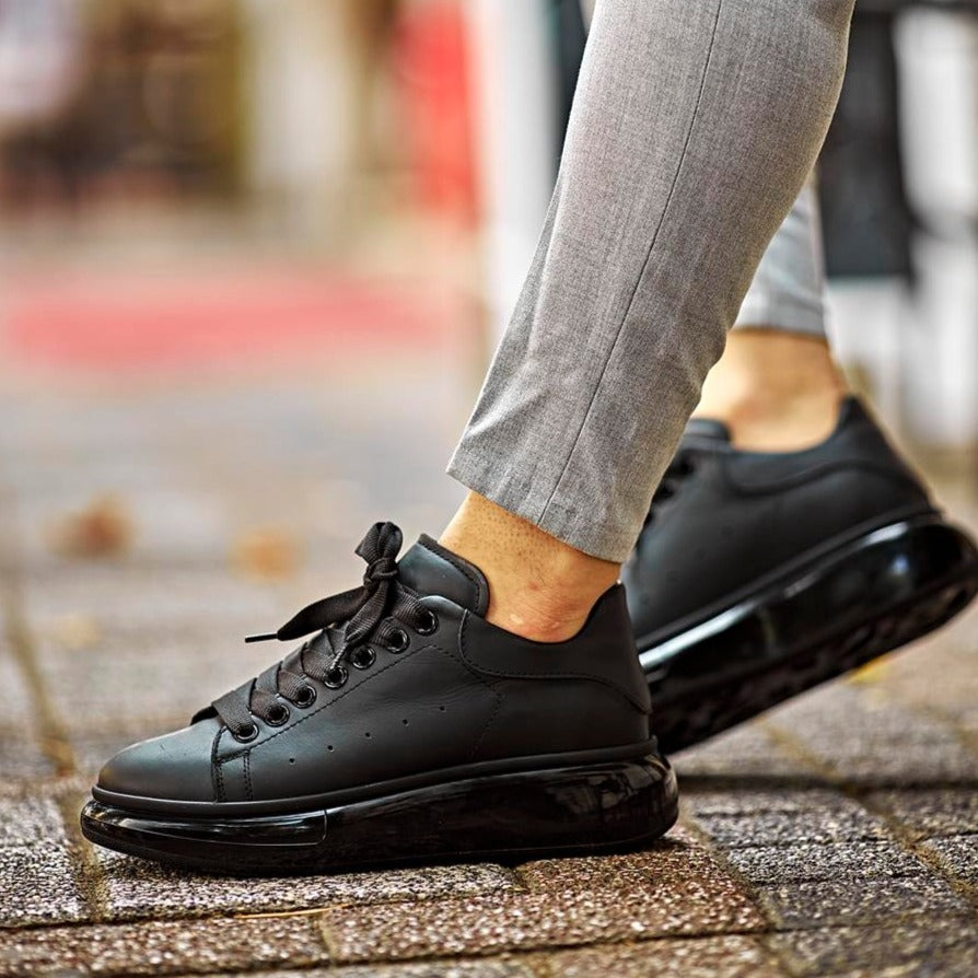 Black Fronz Sneaker