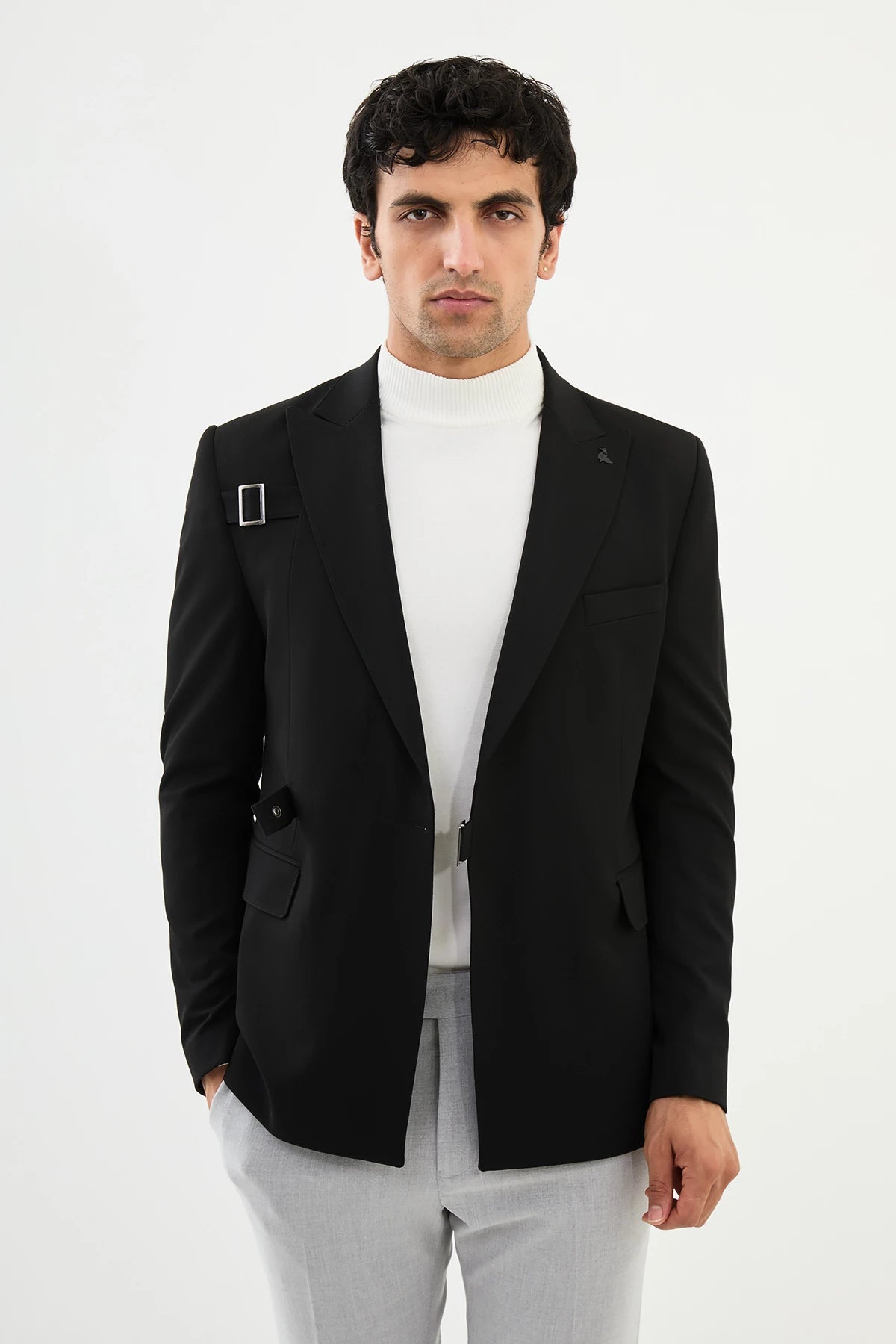 Black Buckle Pointed Collar Blazers-41404