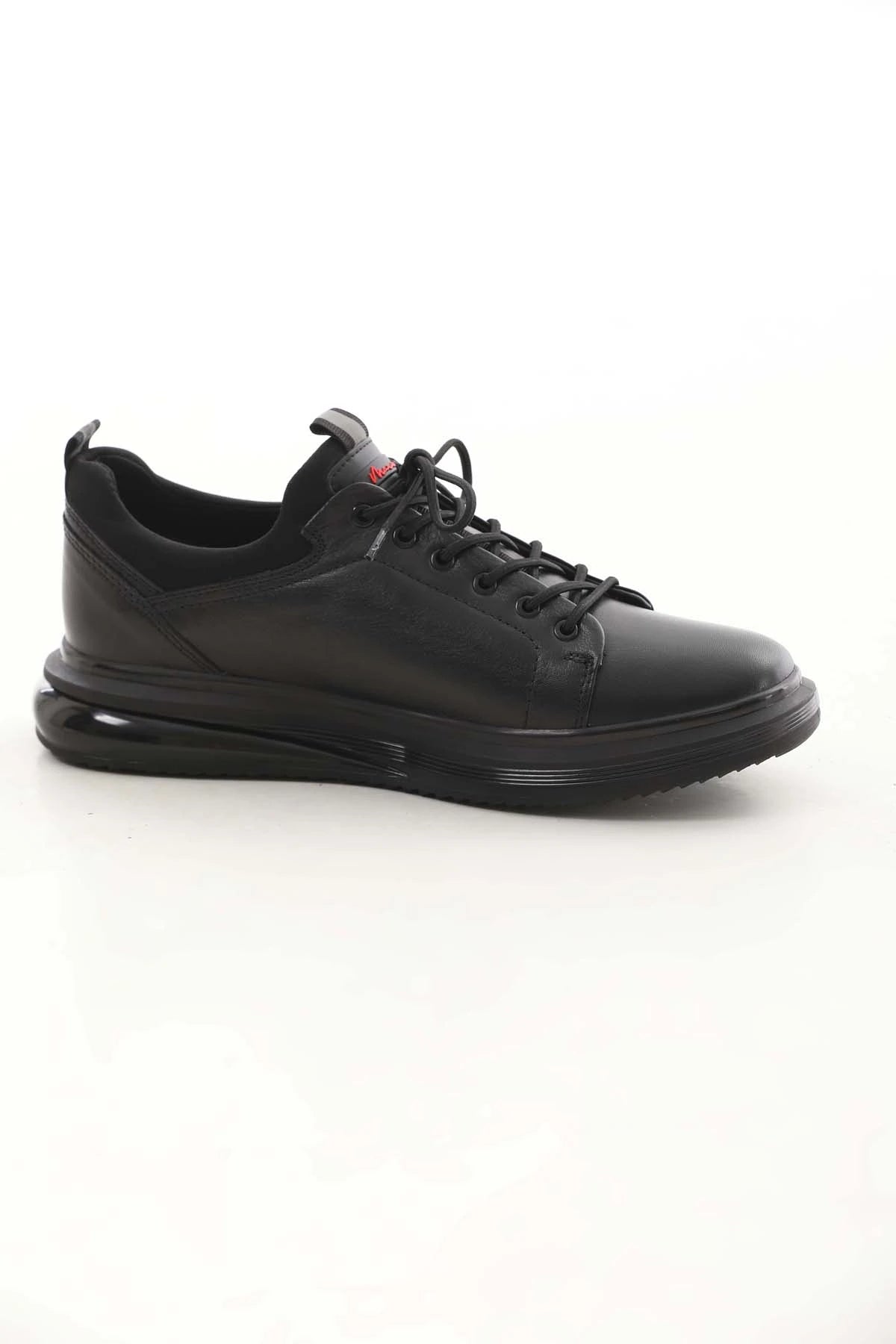 Black Sneakers F-18651