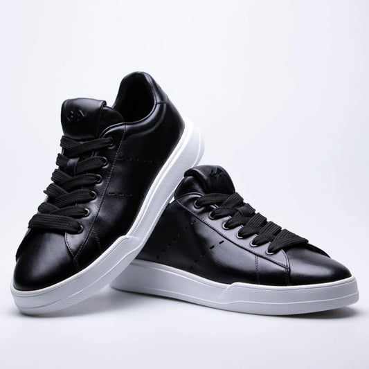 BLACK LEO SNEAKER