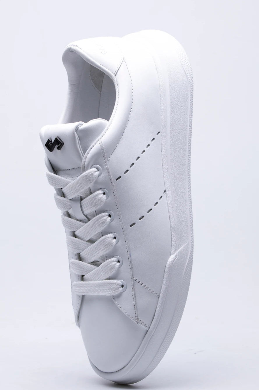 WHITE LEO sneaker