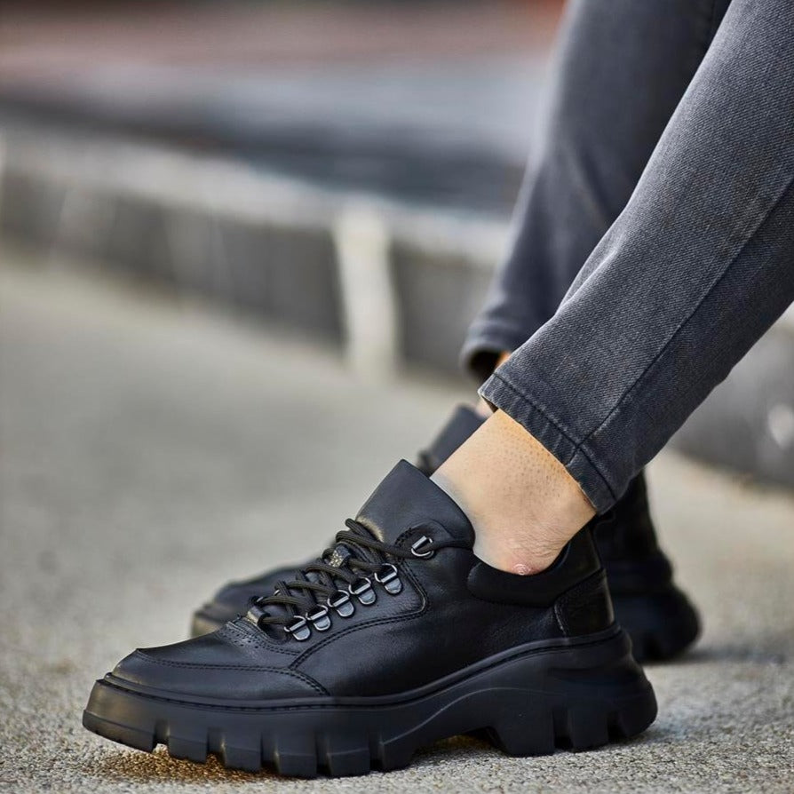 Black Casual Runners