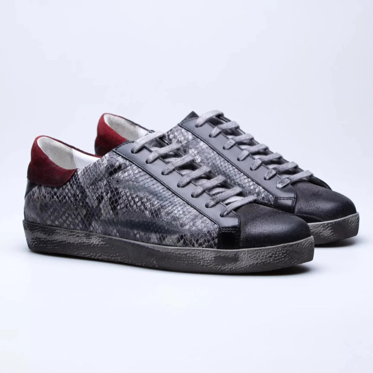 GREY SNAKE PATTERN LOW TOP SNEAKER