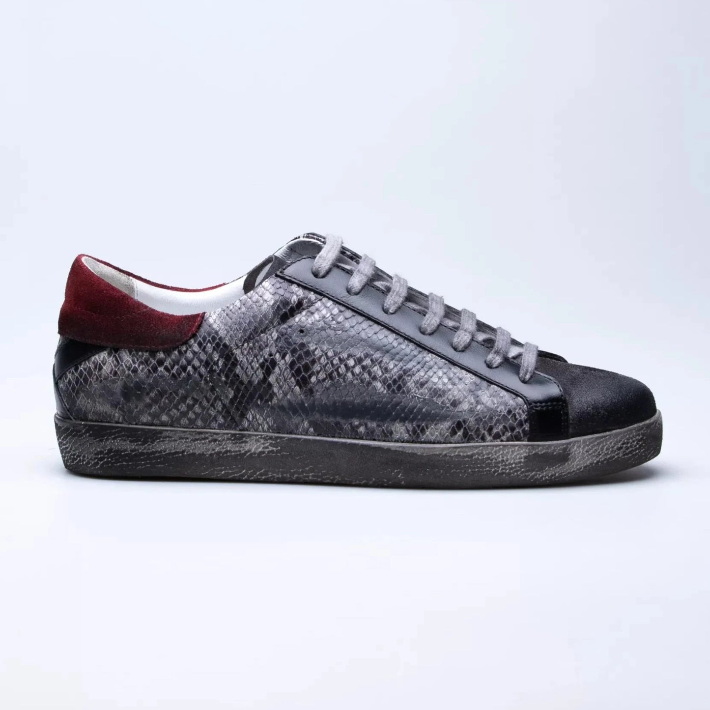 GREY SNAKE PATTERN LOW TOP SNEAKER